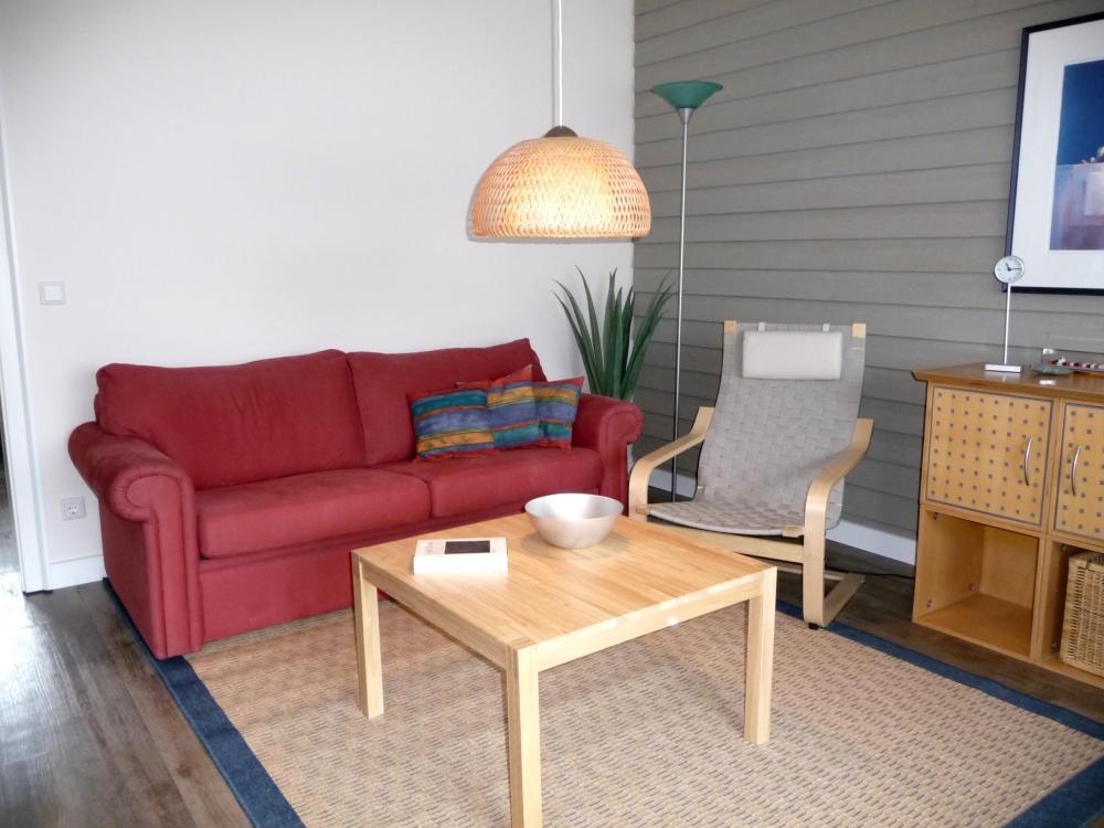 Ländliche farbmischung landhaus wohnzimmer in rot villacolorful.com