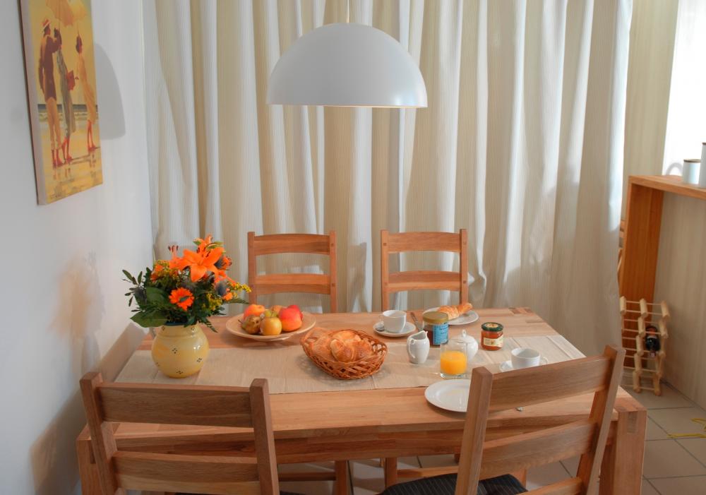 Frühstück auf dem Lande Esszimmer Landhaus in Weiss